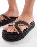 flatform sandals with strap in black raffia