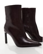 pointed toe heeled boot in deep burgundy