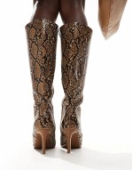Canberra heeled 90s knee boots in brown snake