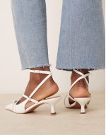 Scottie buckle detail kitten heeled shoes in off white