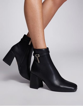 Rissa-E Heeled Ankle boot in Black Leather
