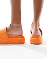 Mylo flatform slider in orange